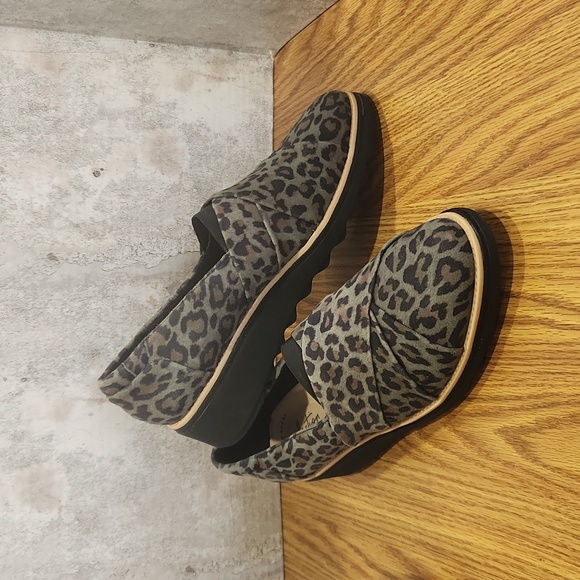 clarks leopard print